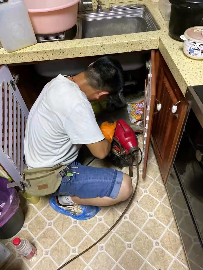 西乡塘通下水道